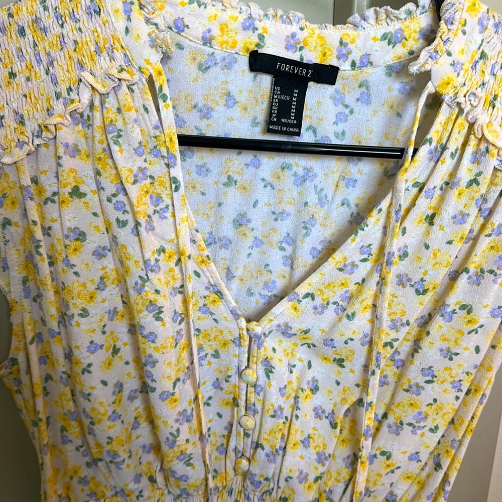 Yellow floral top - Picture 2 of 3